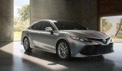 Toyota-Camry-2018-1280-01
