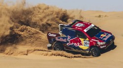 dakar-toyota-gazoo-racing-drivers-presentation-2016-nasser-al-attiyah-toyota-gazoo-racing