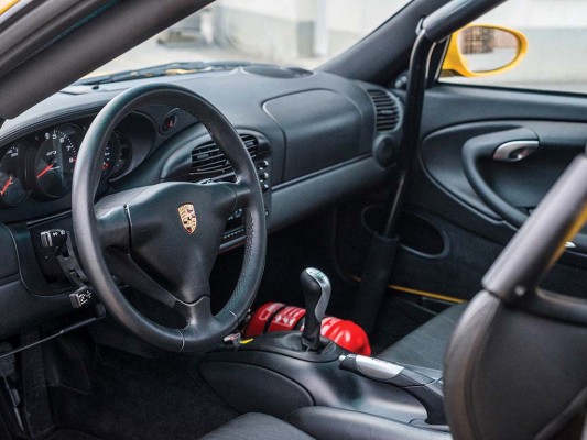 2000 Porsche 911 GT3 Clubsport (2)