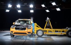 New Volvo XC40 - Crash Test side impact - from front