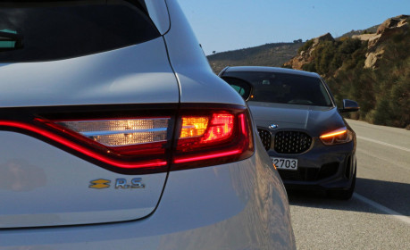 BMW-M135i-vs-Renault-Megane-RS-caroto-test-drive-2020-21