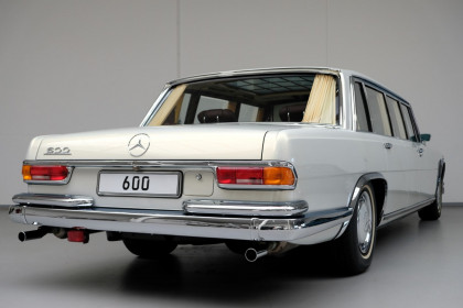 Mercedes-Benz-600-Pullman_-7