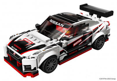 Nissan-GT-R-Nismo-LEGO-1