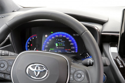 Toyota-Corolla-Hybrid-caroto-test-drive-2019-8