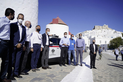 Volkswagen CEO Herbert Diess and Prime Minister Kyriakos Mitsotakis handover Greece’ first electric police car in Astypalea.