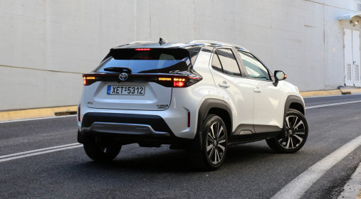 Toyota Yaris Cross Hybrid AWD caroto test drive 2022 (8)