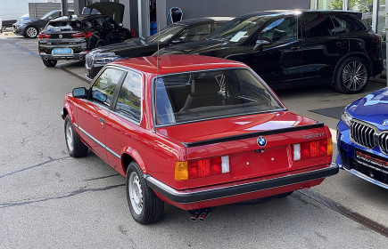 1985-BMW-E30-323i (14)