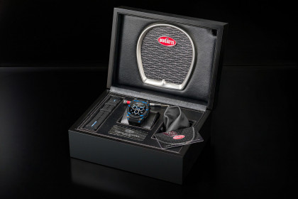 2022-Bugatti-Carbone-Limited-Edition-Smartwatch-8