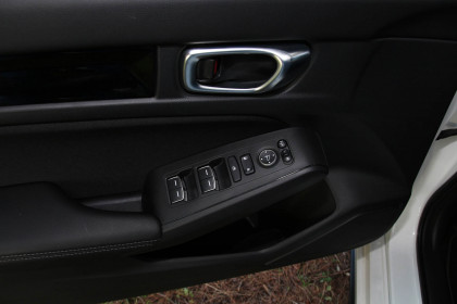 new Honda Civic eHEV caroto test drive 2022 (8)