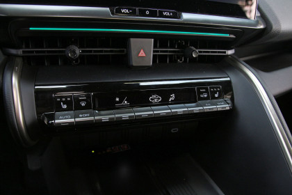 Toyota-C-HR-Hybrid-Electric-1.8-140-PS-caroto-test-drive-2024-32