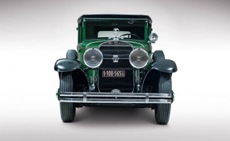 1928-Cadillac-V-8-Al-Capone-Town-Sedan-11