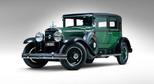 1928-Cadillac-V-8-Al-Capone-Town-Sedan-2