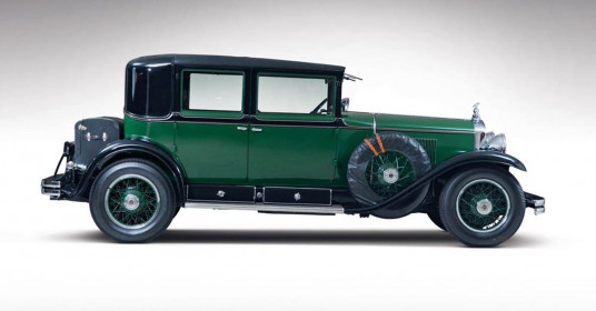 1928-Cadillac-V-8-Al-Capone-Town-Sedan-4