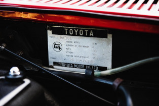 1967-Toyota-2000GT-32