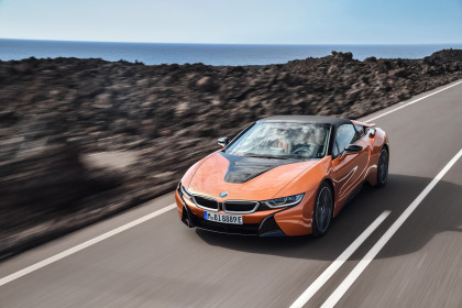 2019-BMW-i8-Roadster-Coupe-36