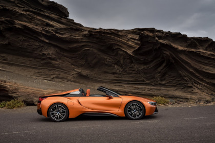 2019-BMW-i8-Roadster-Coupe (9)