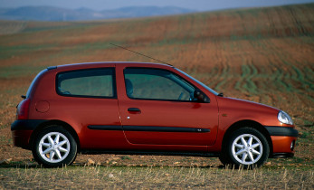 2020-30-years-of-Renault-CLIO-Renault-CLIO-2-1998-2005-1