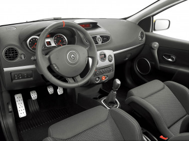 2020-30-years-of-Renault-CLIO-Renault-CLIO-III-2005-2012-3