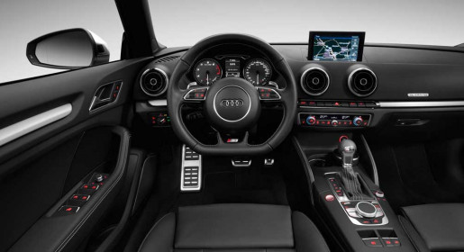 Cockpit    </br><font size="2"><b>Verbrauchsangaben Audi S3 Cabriolet:</b></br>Kraftstoffverbrauch kombiniert in l/100 km: 7,1; CO2-Emission kombiniert in g/km: 165</font>
