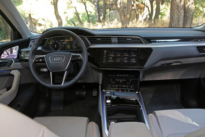 Audi-E-Tron-55-caroto-test-drive-2019-14