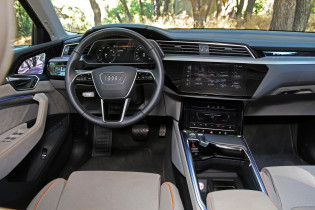 Audi-E-Tron-55-caroto-test-drive-2019-15