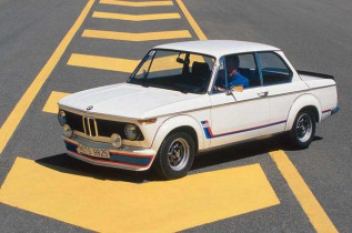 BMW-2002-Turbo.jpg