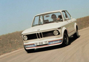 BMW-2002-Turbo_2.jpg