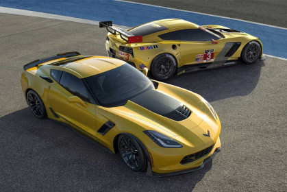 (L to R) The all-new 2015 Corvette Z06 and 2014 Corvette C7.R ra