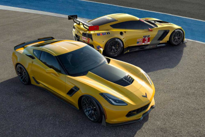 (L to R) The all-new 2015 Corvette Z06 and 2014 Corvette C7.R race car were co-developed, and represent the closest link in modern times between Corvettes built for racing and the road, sharing unprecedented levels of engineering and components including chassis architecture, engine technologies, and aerodynamic strategies.