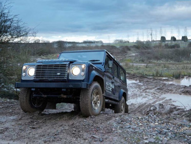 land_rover-defender_electric_concept_2013_1000-2