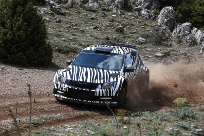 skoda-fabia-r5-previewed-ahead-of-2015-rally-debut-2