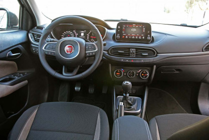 Fiat Tipo Hatchback MJT caroto test drive 2017 (17)