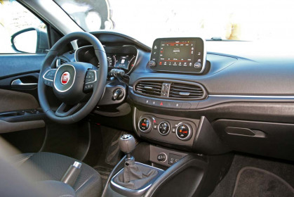Fiat Tipo Hatchback MJT caroto test drive 2017 (19)