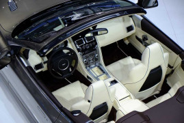 aston-martin-in-frankfurt-2013-17