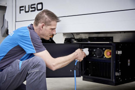Fuso Trucks; Fuso Canter E-Cell im Flottentest; voll-elektrischer Leicht-Lkw; lokal emissionsfreier Antrieb; Hermes; Stadt Stuttgart