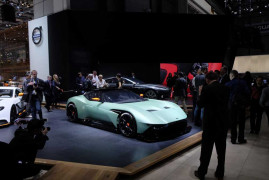 aston-martin-vulcan-2