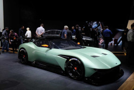 aston-martin-vulcan-3