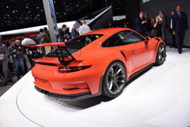 porsche-911-gt3-rs-3