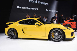 porsche-cayman-gt4-4
