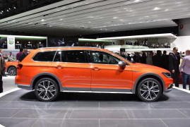volkswagen-passat-alltrack-2