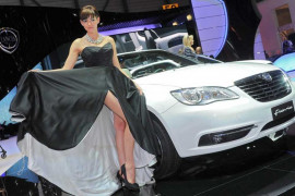 salon-geneva-babes-2012-5