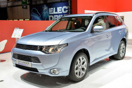 Mitsubishi-Outlander-PHEV