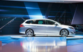 Peugeot-308SW-Side-Profile-1