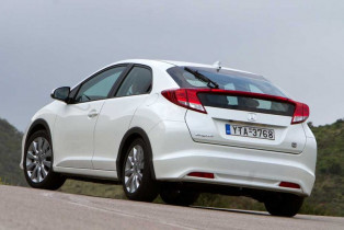 new-civic-action-low-15