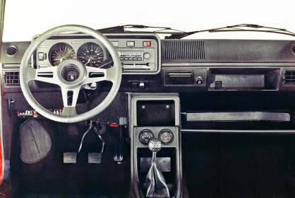 Volkswagen-Golf_I_GTI-1976-1600-1a