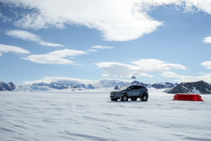 Hyundai-Santa-Fe-Antarctica-4