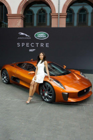 jaguar-land-rover-vehicles-from-spectre-16