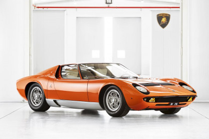 Lamborghini-Polo-Storico-certifies-Miura-P400-used-in-the-1969-film-The-Italian-Job-1
