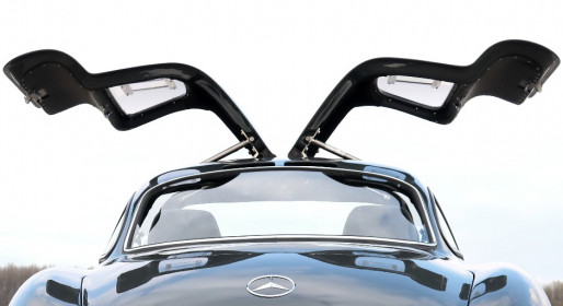 Mercedes-300sl-gullwing-replica-8