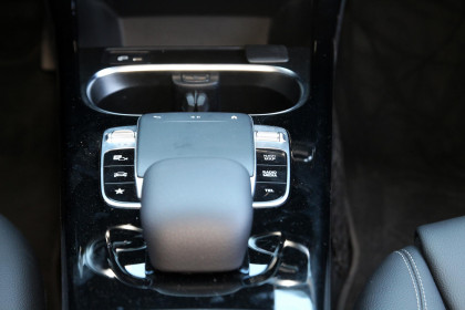 Mercedes-A-Class-Sedan-caroto-test-drive-2019-10
